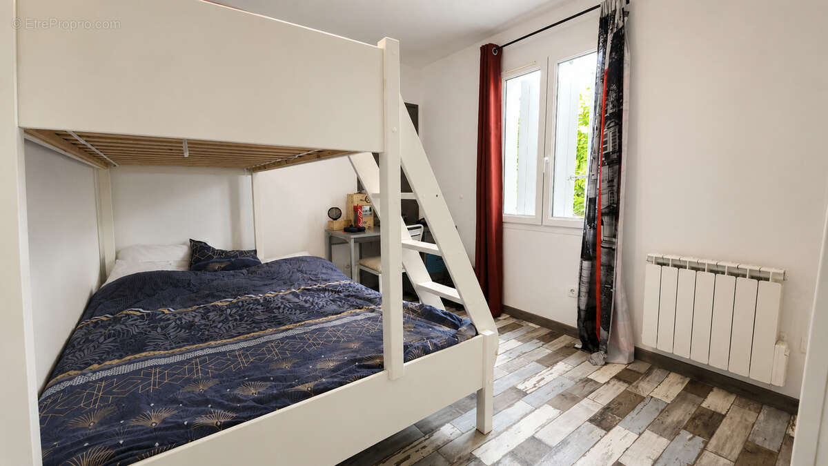 Maison de plain pied comprenant 5 chambres et studio indépendant et piscine chauffée - photo 10