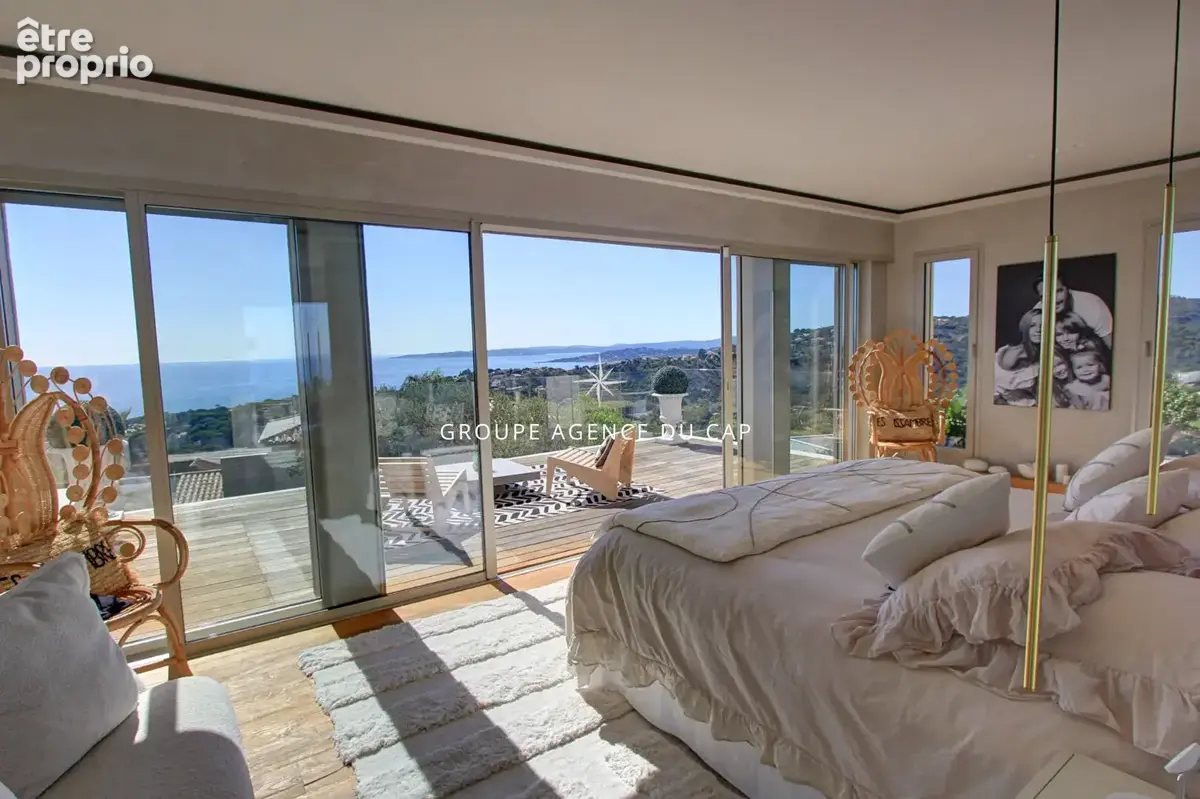 À vendre villa de 9 pièces avec vue mer sur le golfe de saint-tropez, aux issambres - photo 9