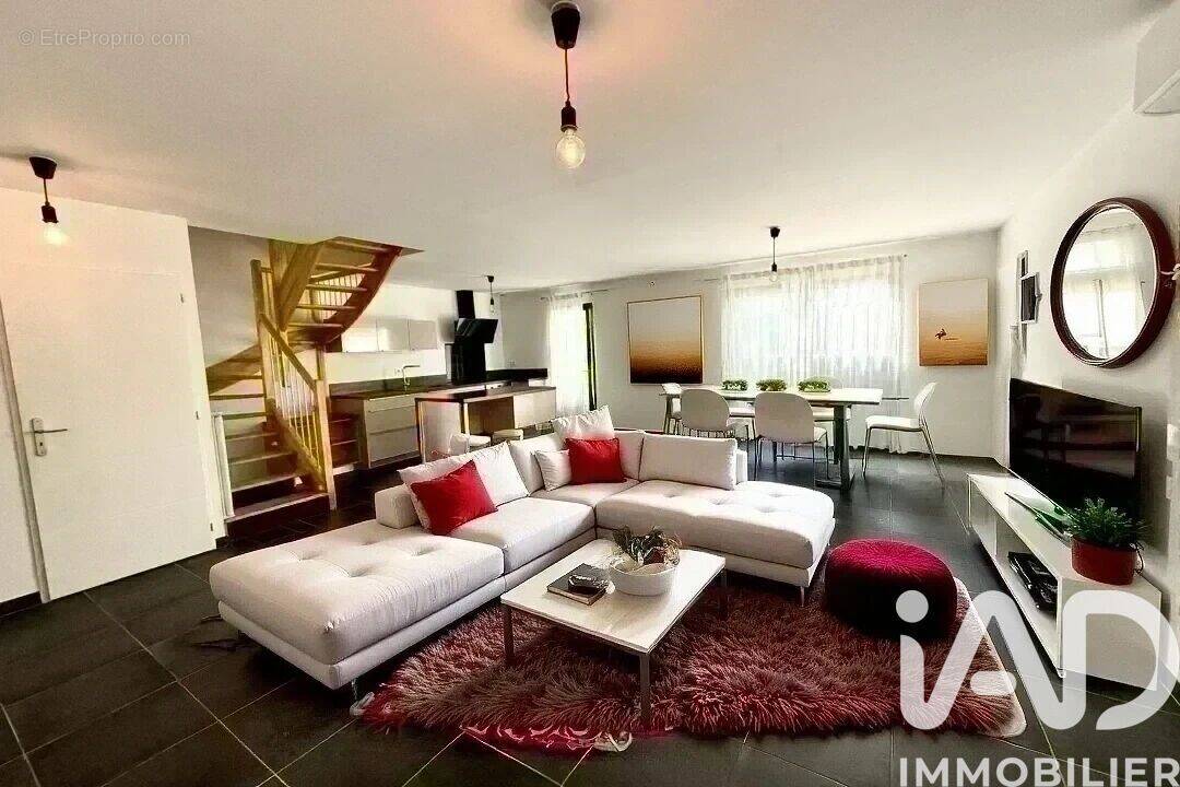 Photo 1 - Maison à REMOULINS