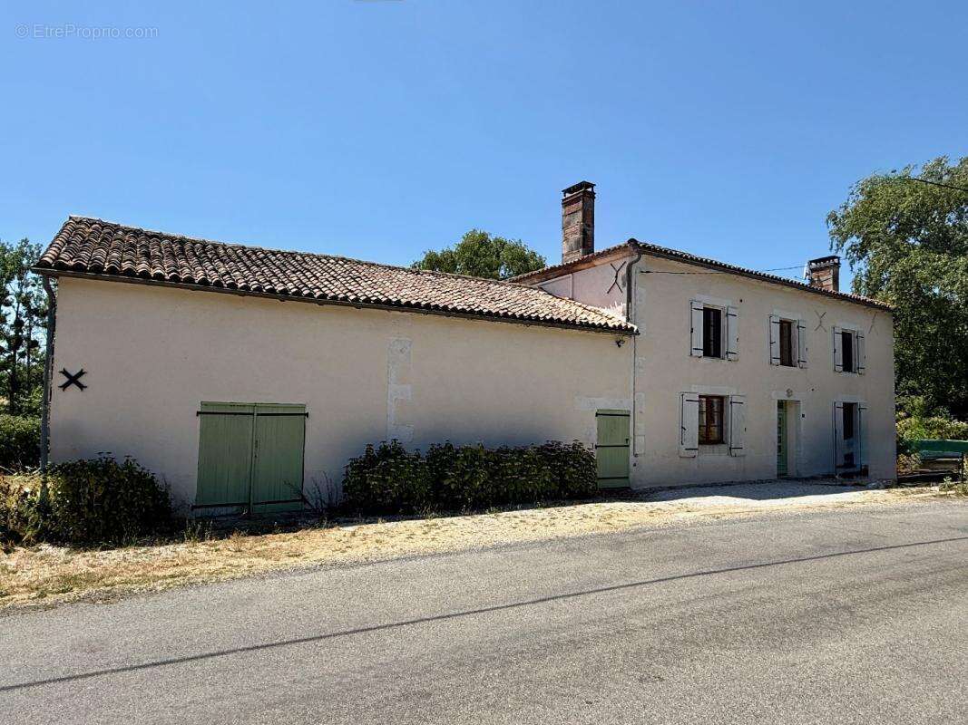 Maison à LE BOUCHAGE