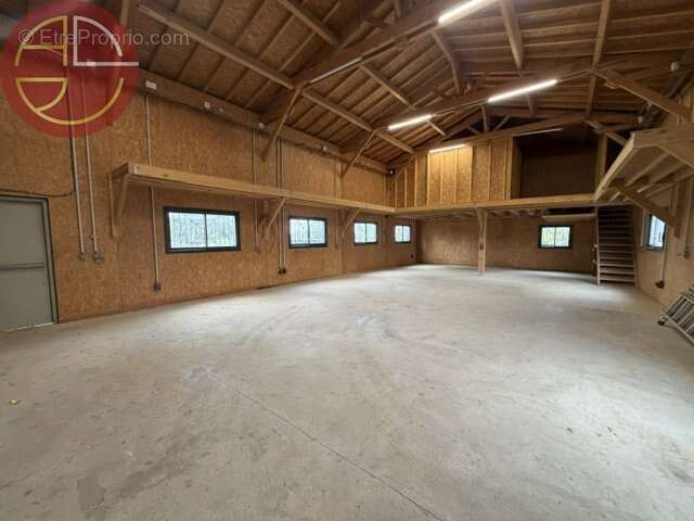 Commerce 260 m² à Flourens  - photo 2