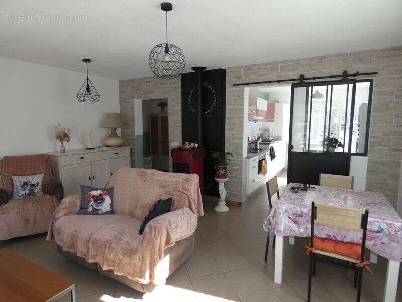 Maison à ASPRES-SUR-BUECH