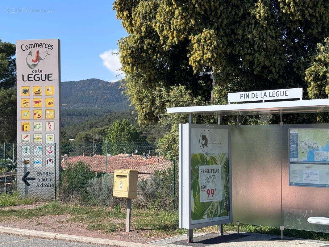 Terrain à FREJUS