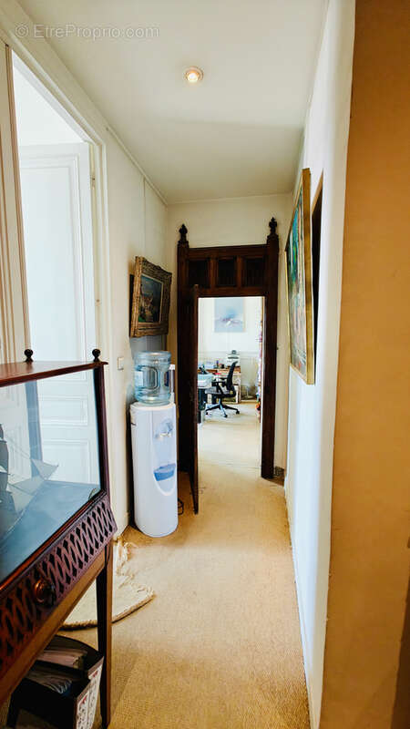 Commerce à MARSEILLE-1E