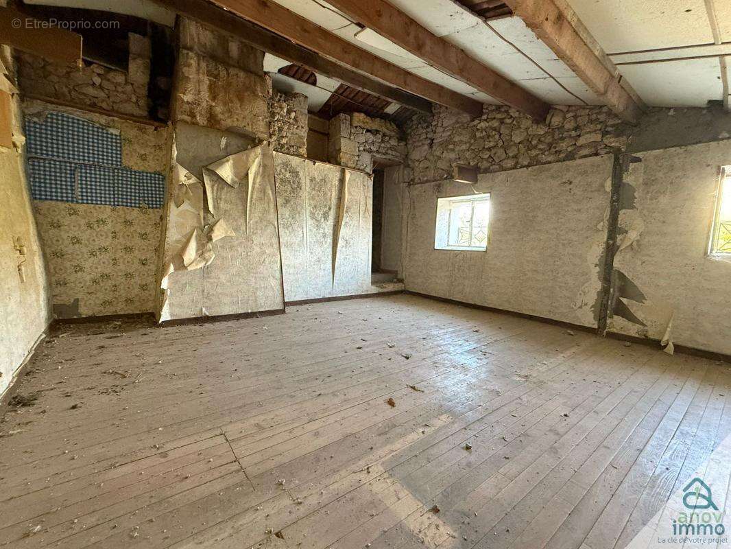 Maison à LA COURONNE