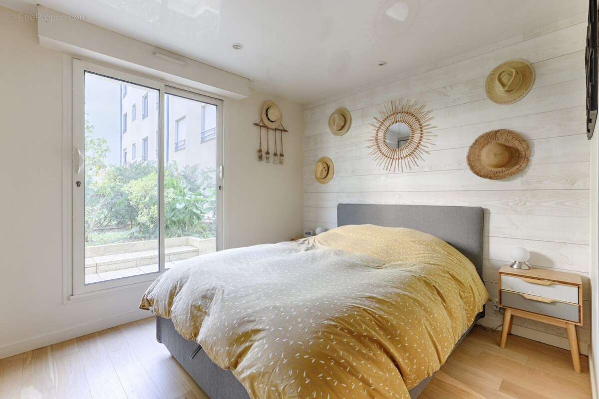 Appartement à LA GARENNE-COLOMBES