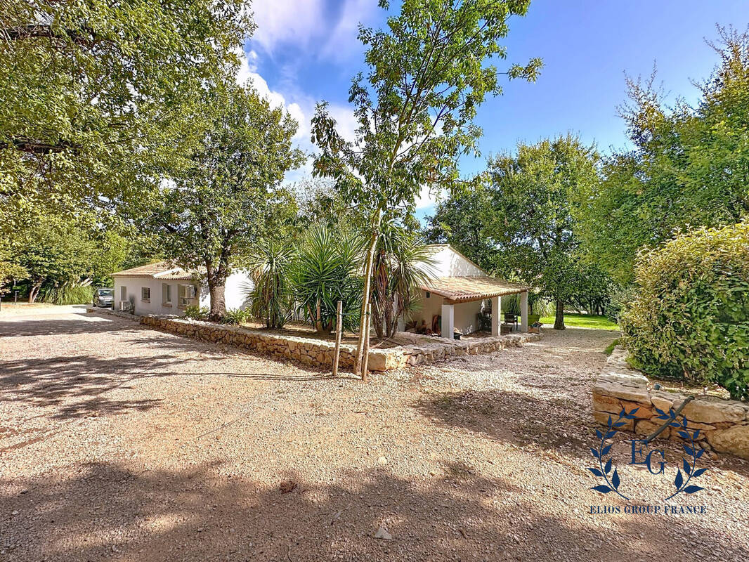 Maison à LA ROQUEBRUSSANNE