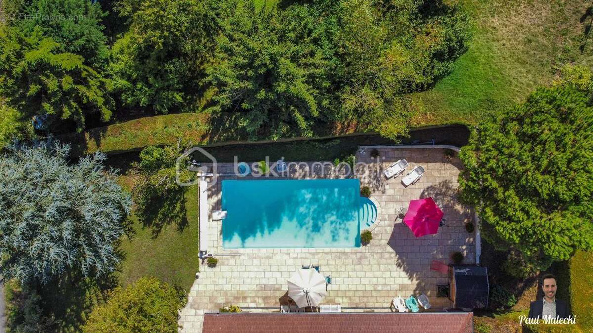 Maison à LA TOUR-DU-PIN