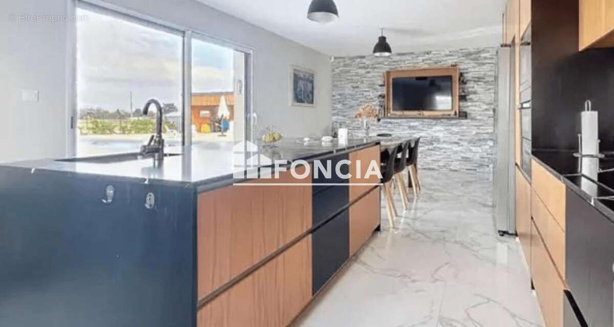 Maison à CORQUILLEROY