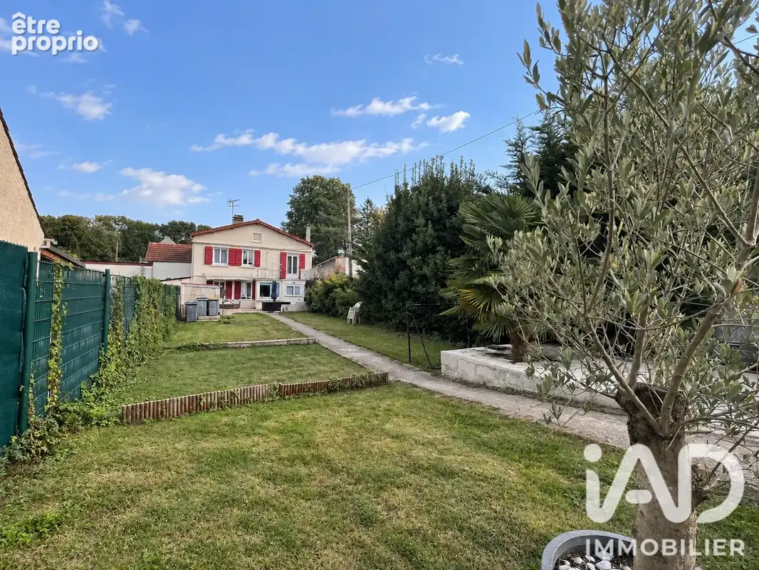 Photo 1 - Maison à LE THILLAY