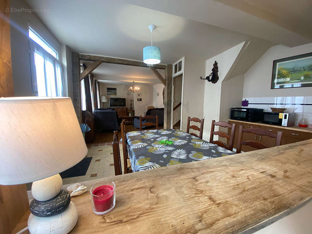 Maison à SAINT-GEORGES-DE-ROUELLEY