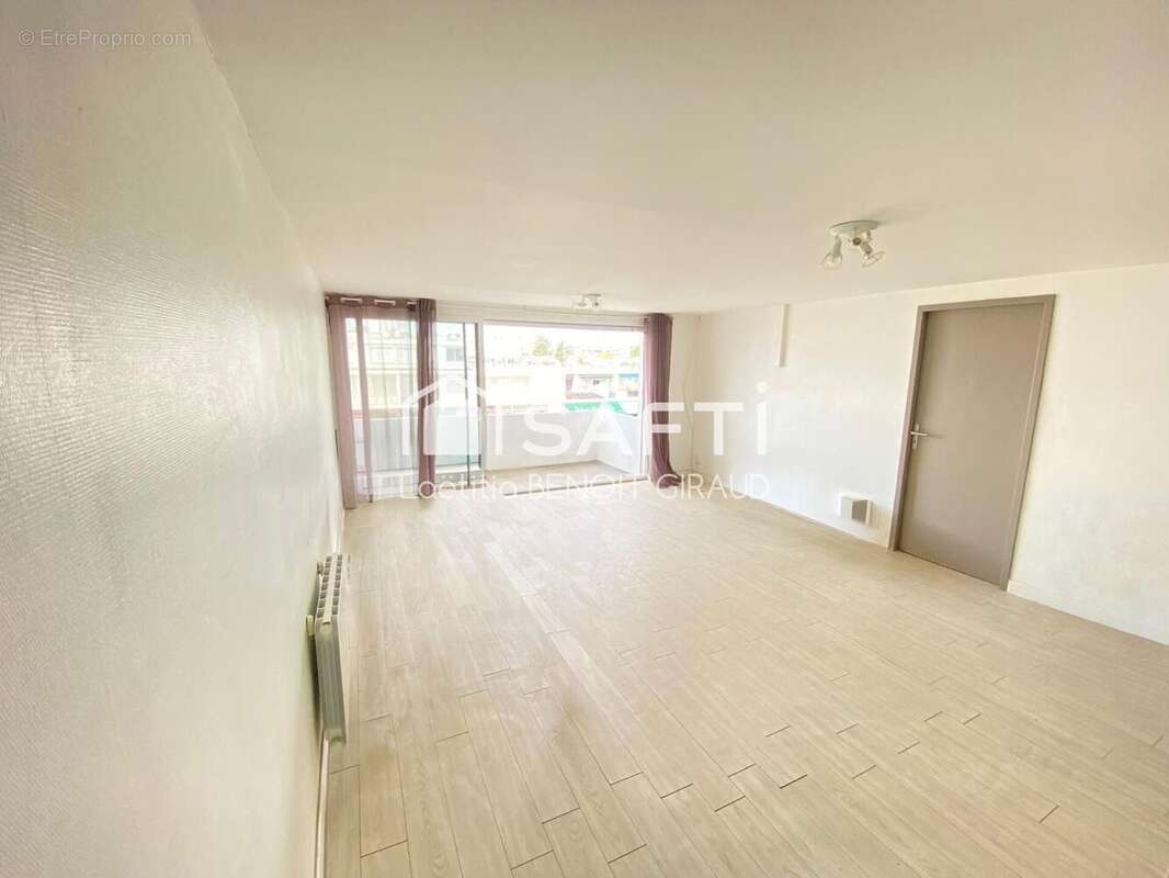 Appartement 69 m² à Royan  - photo 2