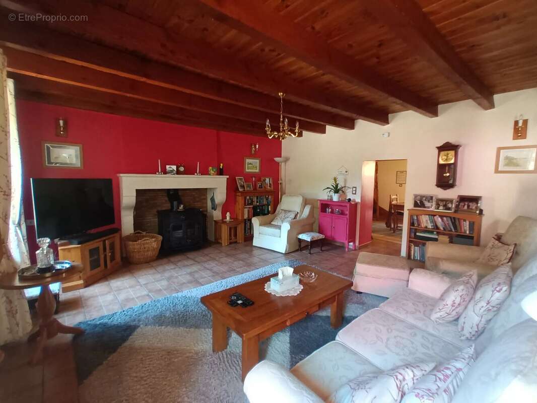 Maison à SAINT-ADJUTORY