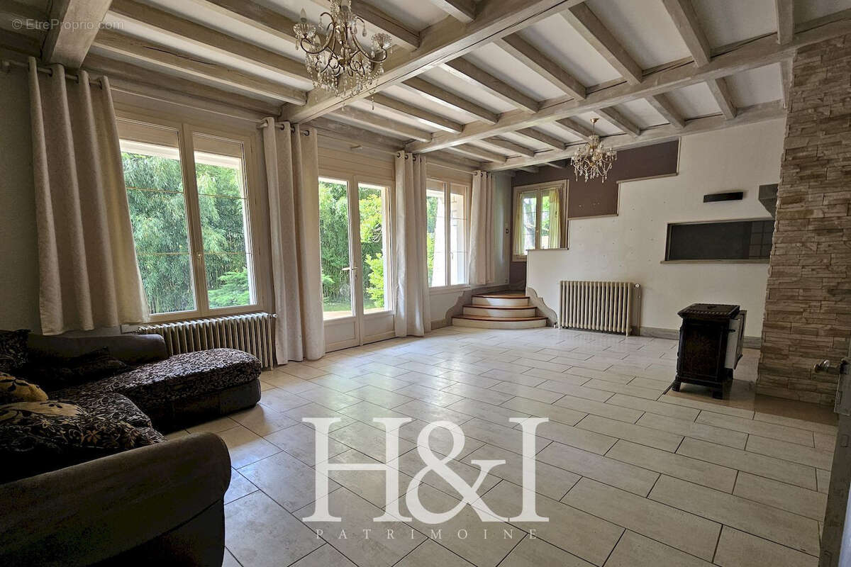 Maison à BONNEUIL-MATOURS