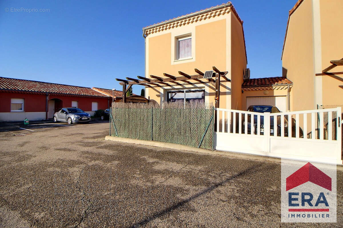 Maison à SAINT-PAUL-TROIS-CHATEAUX