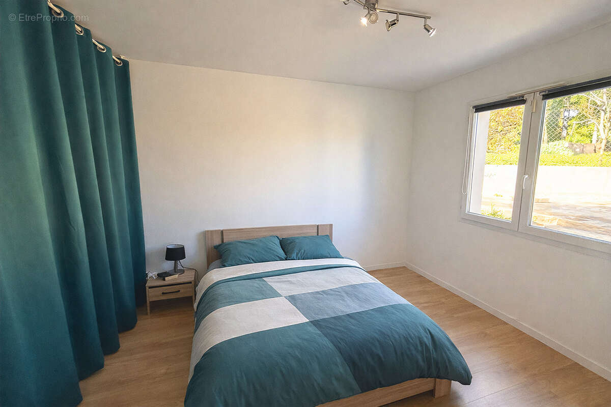 Maison à SAINT-MARCEL-LES-SAUZET