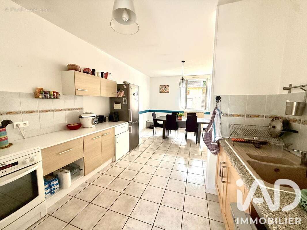 Appartement 99 m² à Unieux  - photo 4
