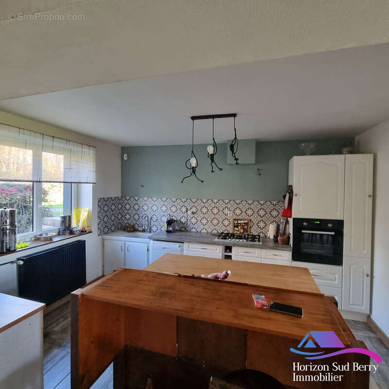 Cuisine A/E - Maison à AIGURANDE