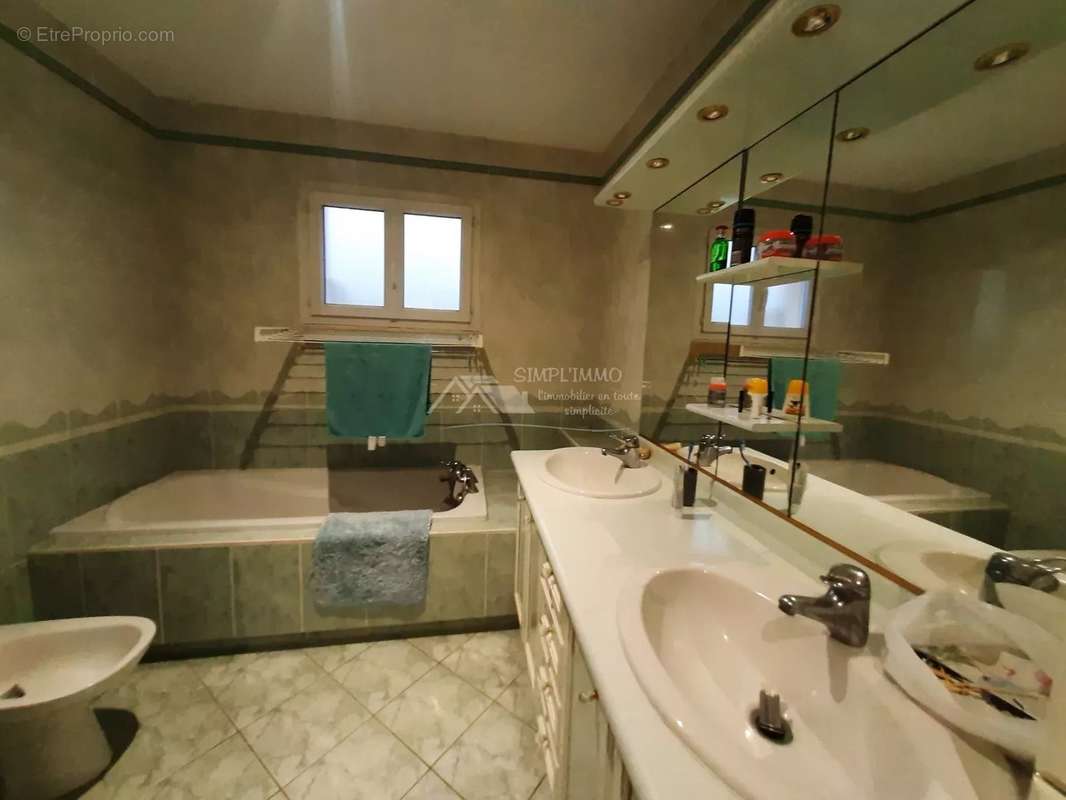 Maison à SAINT-SULPICE-DE-ROYAN