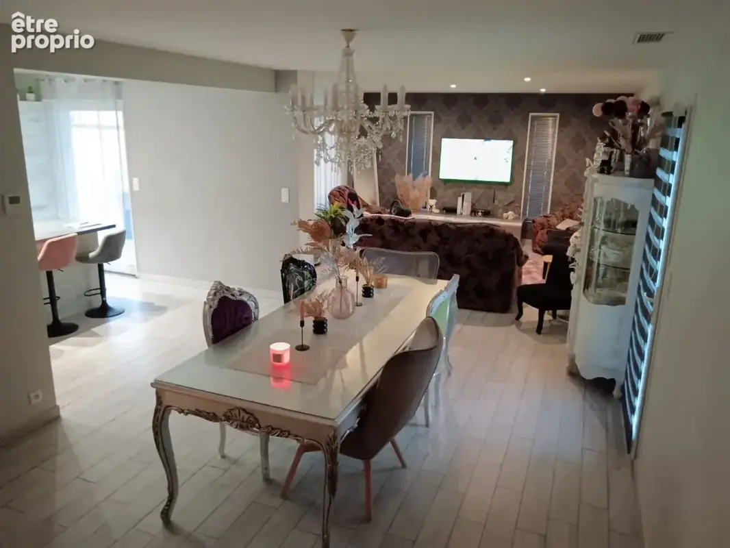 Villa, 4 faces, T5 de 139.50 m², 4 chambres, sur 419 m² avec piscine - photo 2