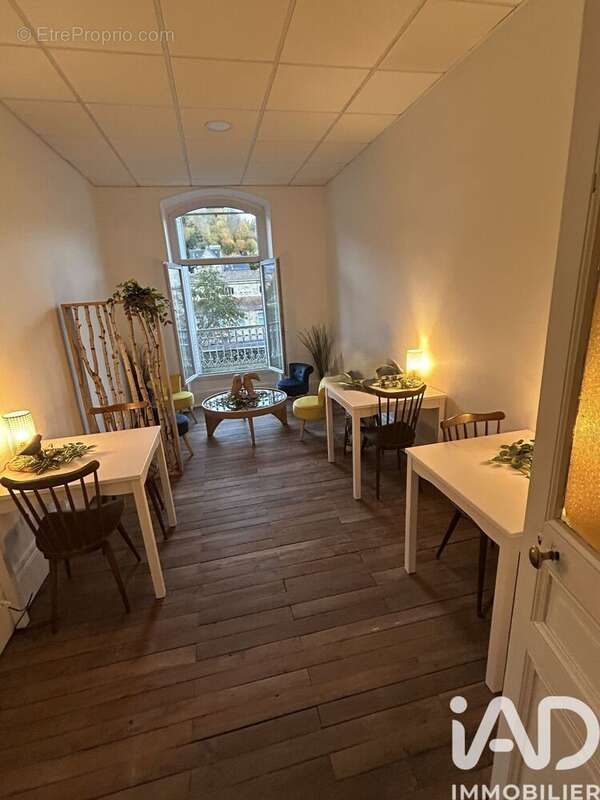 Commerce 295 m² à Rochefort-Montagne  - photo 5