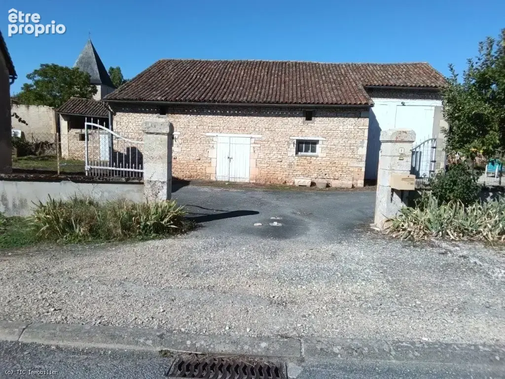 Maison De Campagne Avec Une Deuxième Maison Et D'Autres Dépendances - photo 2