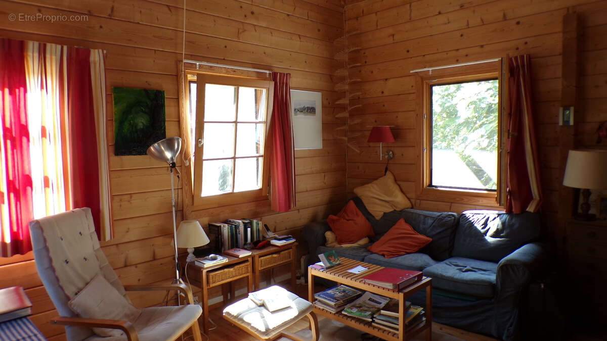 Chalet finlandais en bois à Saint-Saturnin   situé au calme sur plus d'un hectare avec une forêt nourricière - photo 3