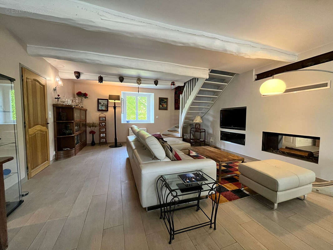 Maison à SUZE-LA-ROUSSE