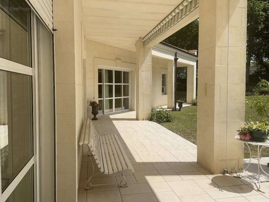 Maison à TERRASSON-LAVILLEDIEU