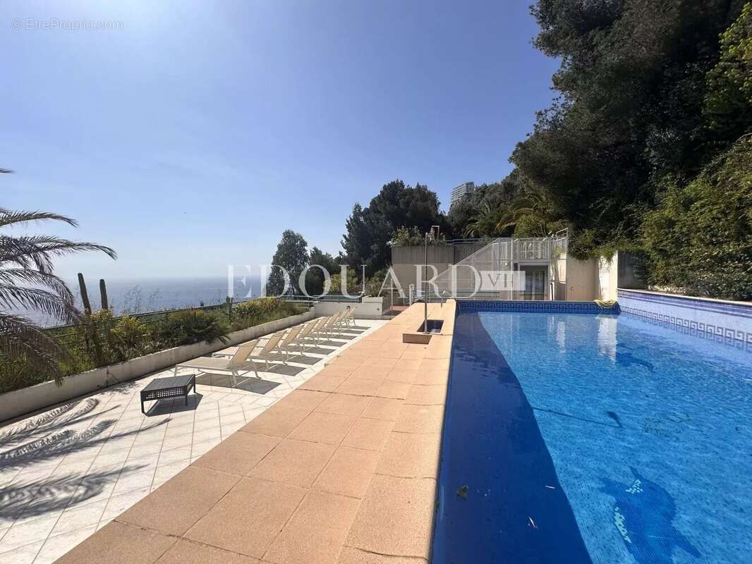 Appartement à ROQUEBRUNE-CAP-MARTIN