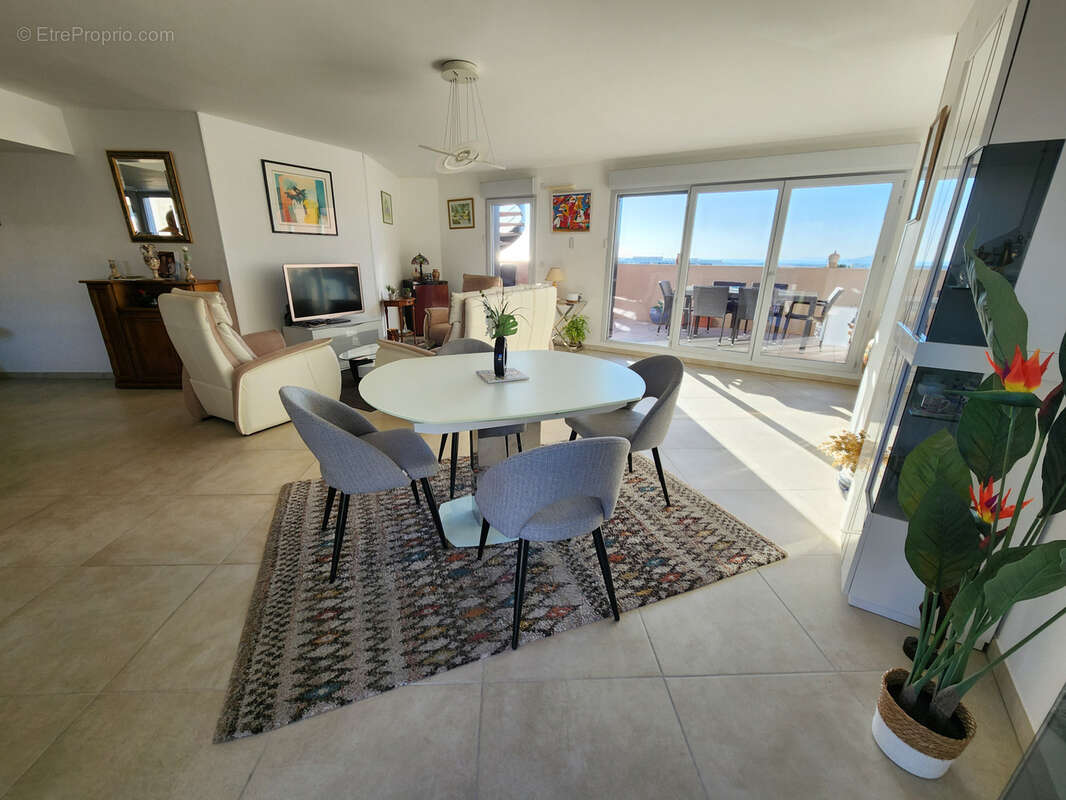 Appartement à FREJUS