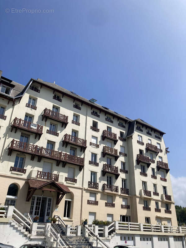 Appartement à DONVILLE-LES-BAINS