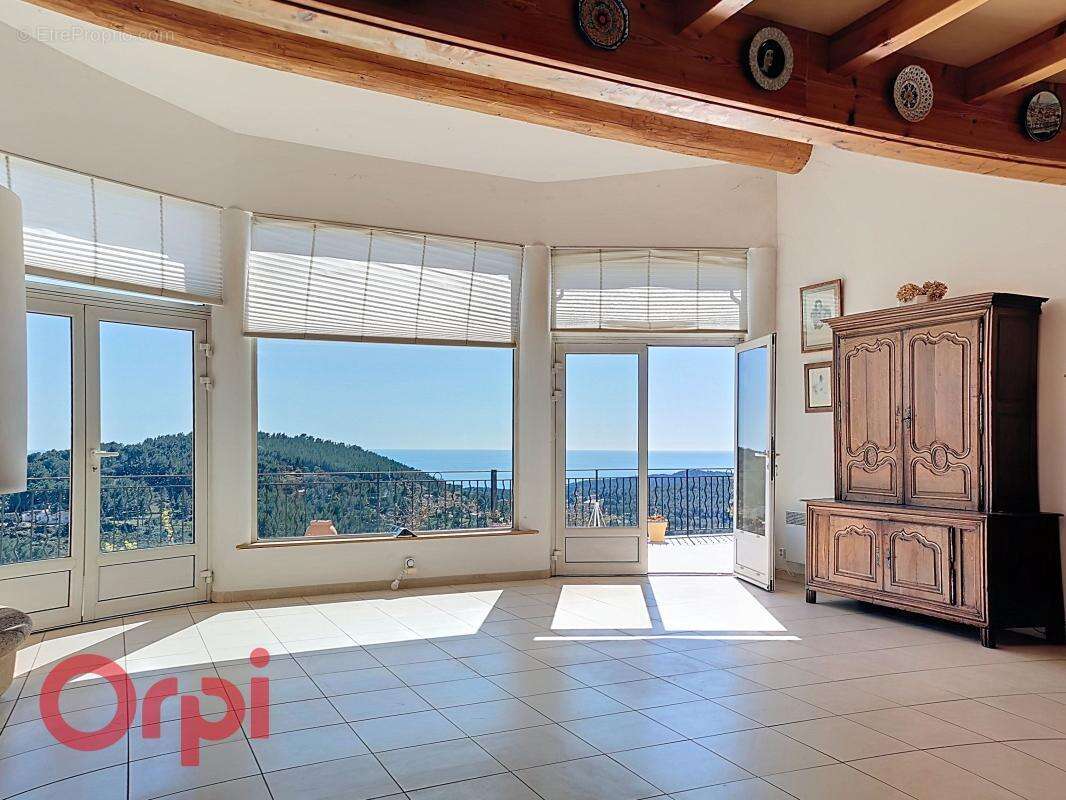 Maison à LA CADIERE-D'AZUR