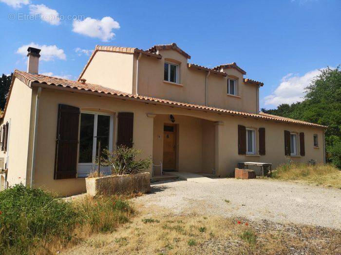 Maison 190 m² à Ceaux-En-Couhe  - photo 2