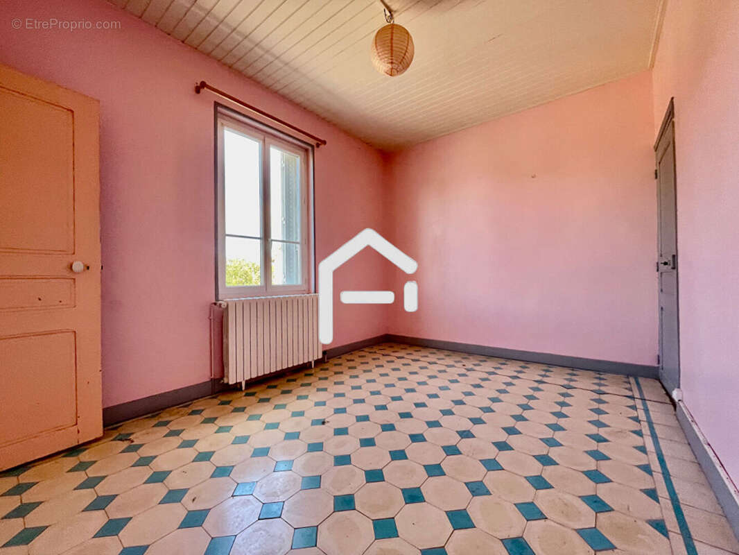 Maison à DUN-LES-PLACES