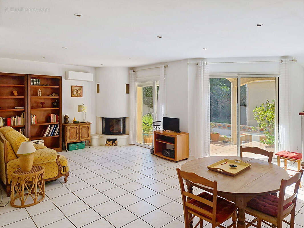 Maison à LES ANGLES