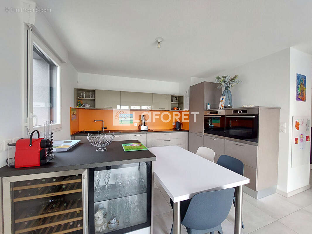 Unique ! F3 cosy dans superbe résidence contemporaine avec terrasse 44 m2 + grand garage - photo 3