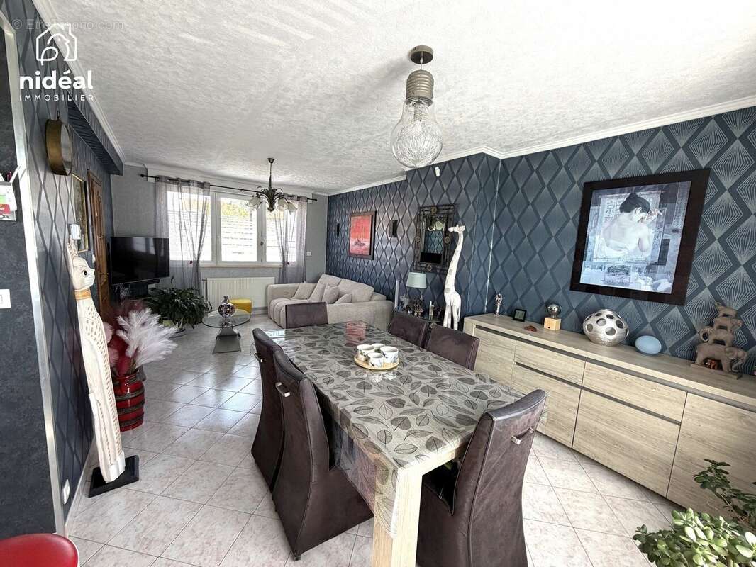 Maison à AULNOYE-AYMERIES