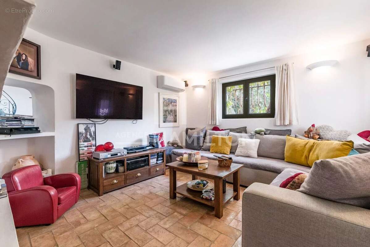 Maison à ROQUEFORT-LES-PINS