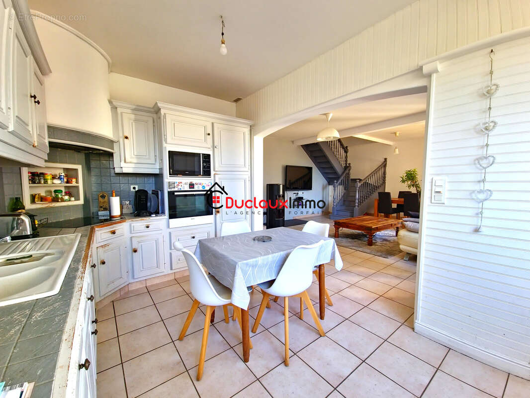 Maison de ville 135 m2   aurillac, secteur gare - photo 3