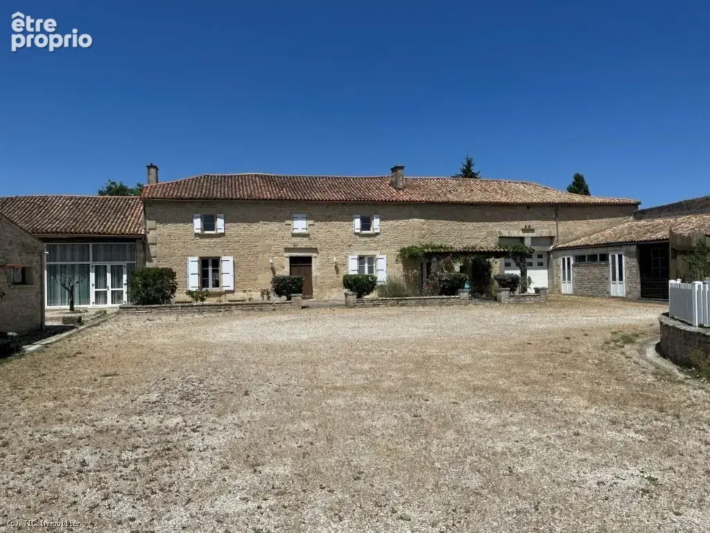Superbe Maison De Caractère Avec Piscine Et Gite - photo 2