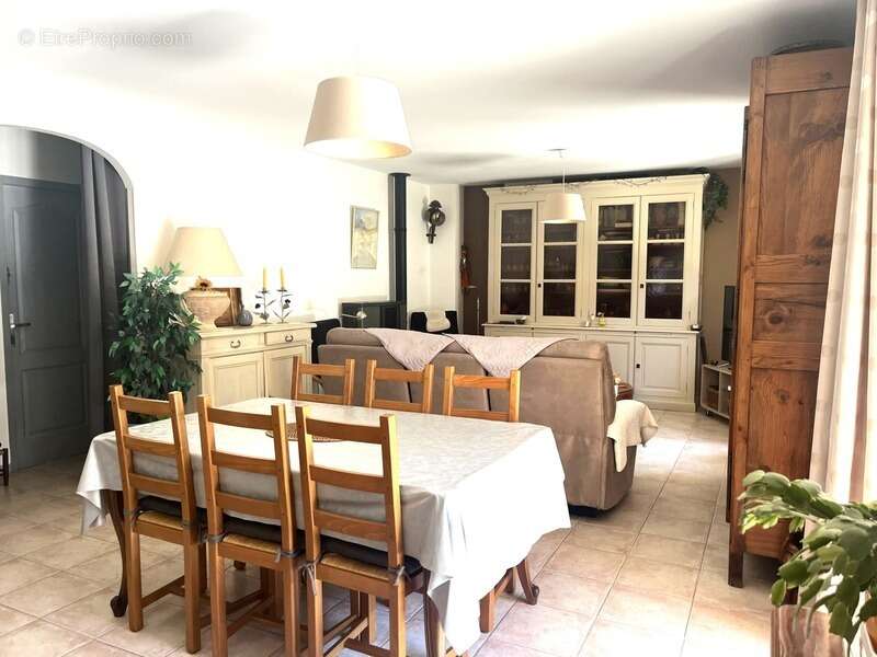 Maison à MONTSEGUR-SUR-LAUZON