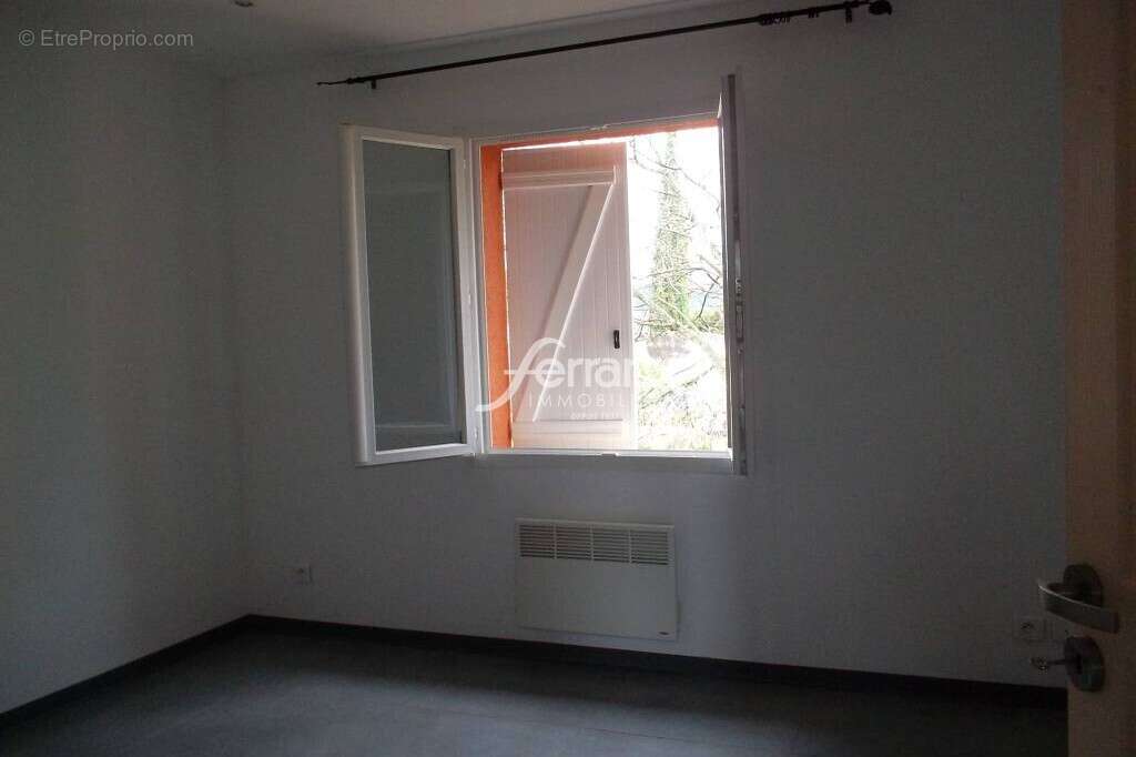 Maison à VILLECROZE