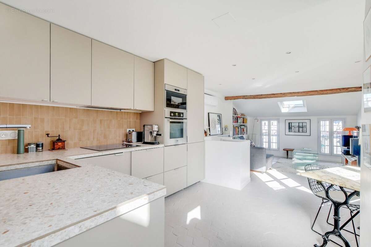 Appartement à PARIS-11E