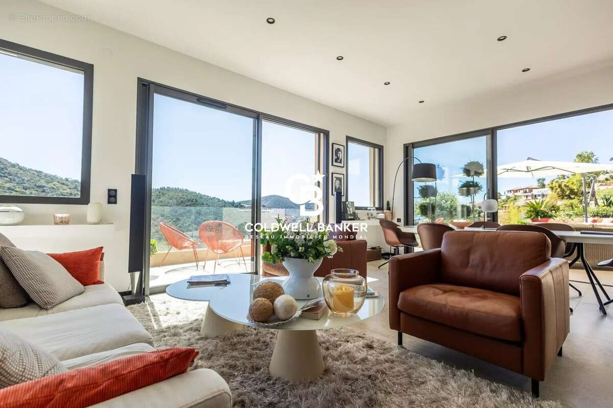 Maison à LA LONDE-LES-MAURES