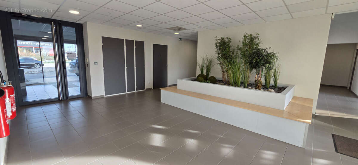 Bureaux 121m² à château-gaillard - photo 2