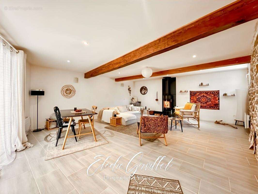 Maison à COURNANEL