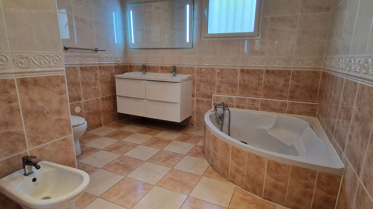 Maison à SAINT-GEORGES-D'ORQUES