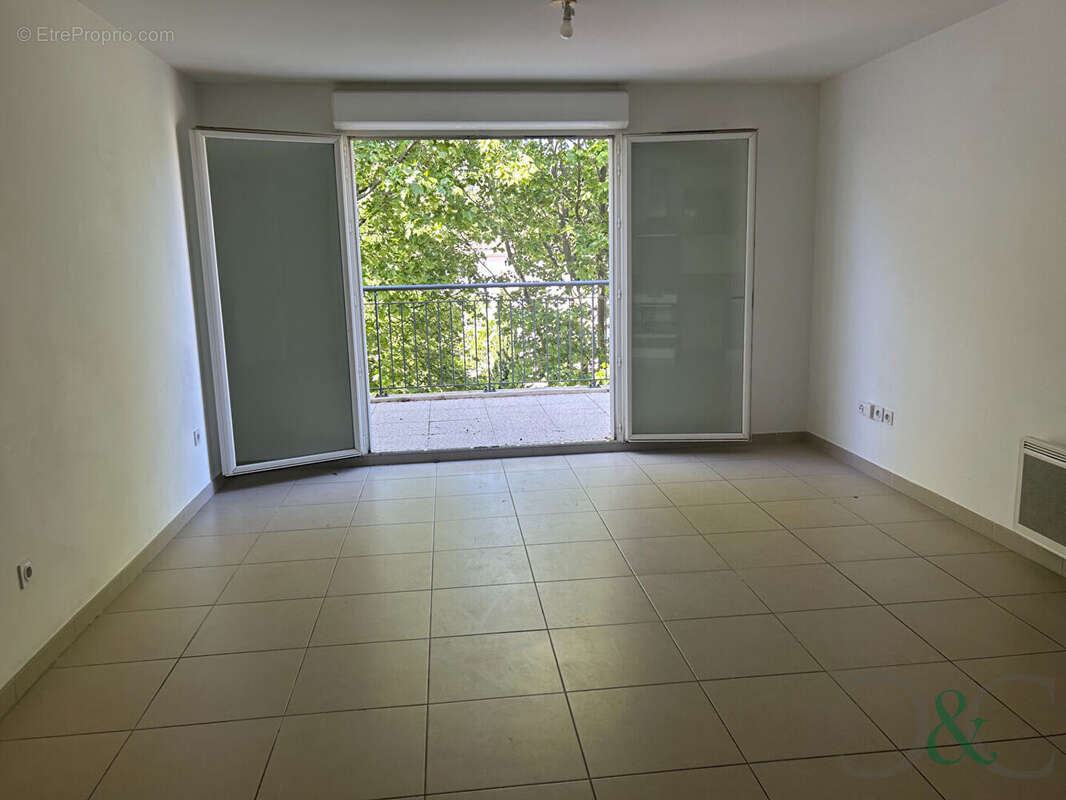 Appartement à BORMES-LES-MIMOSAS
