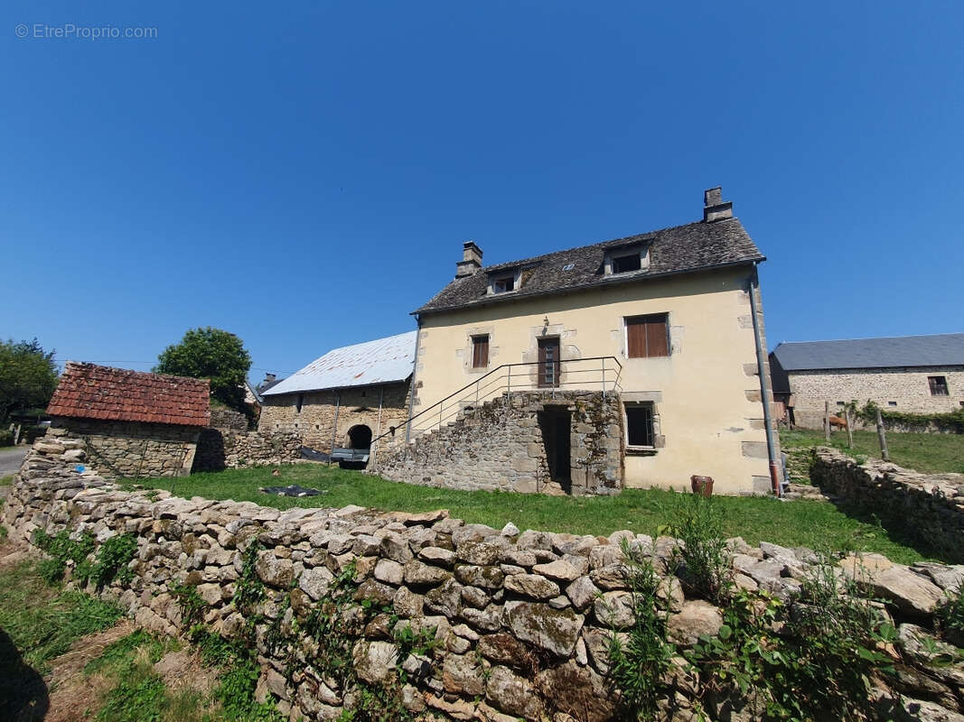 Sympathique corps de ferme à rénover  en xaintrie - photo 13